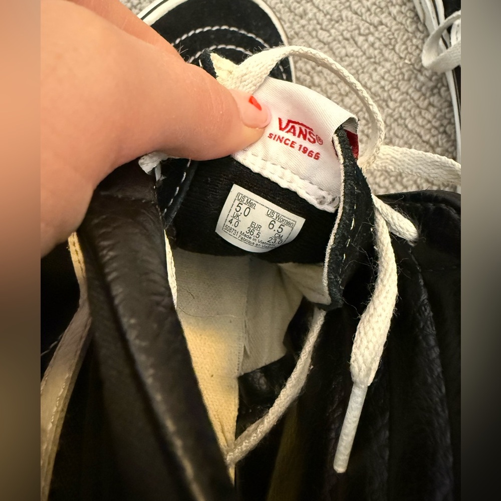 Hi-Top Vans - Picture 6 of 6